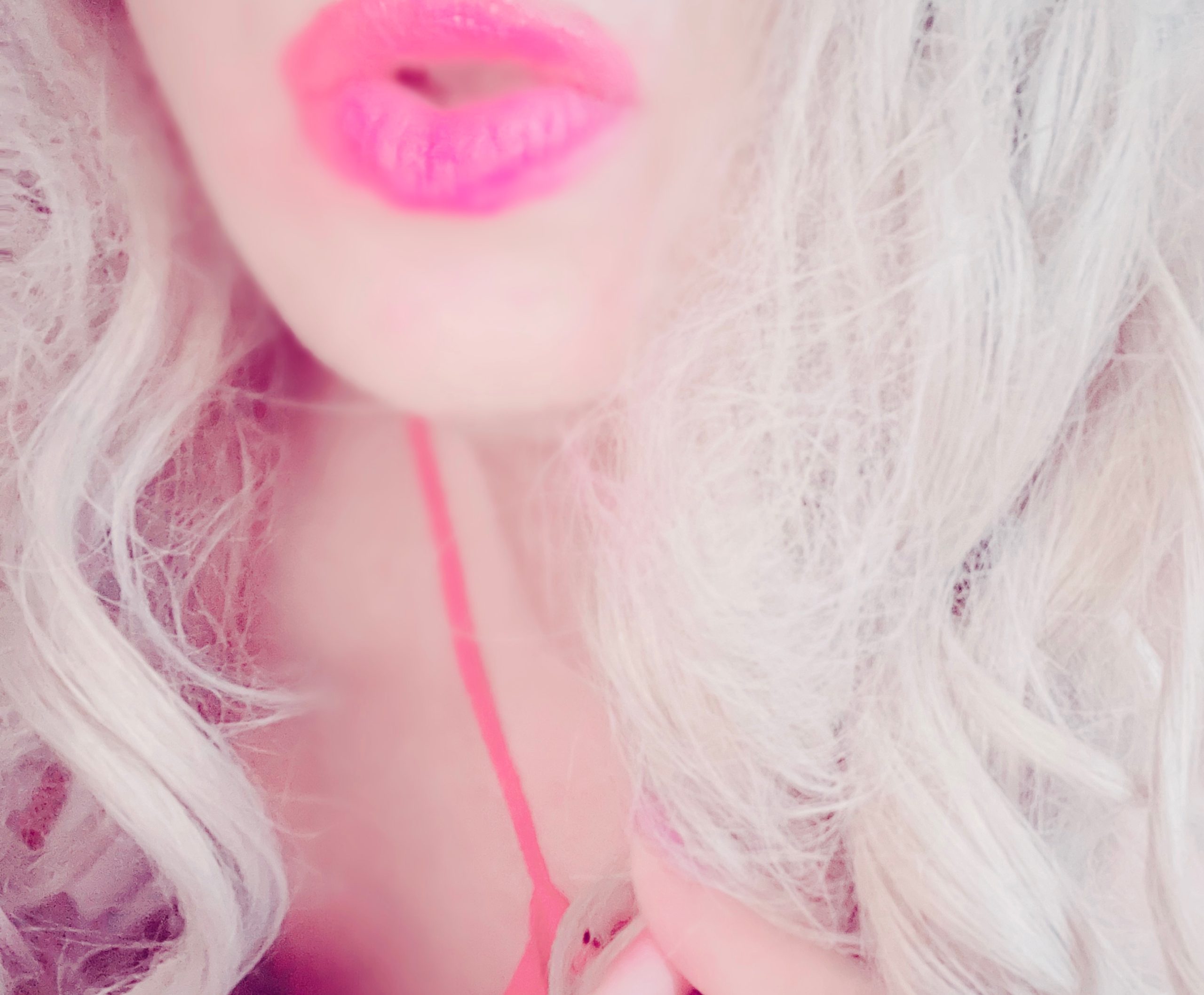 A seductive mouth tease!